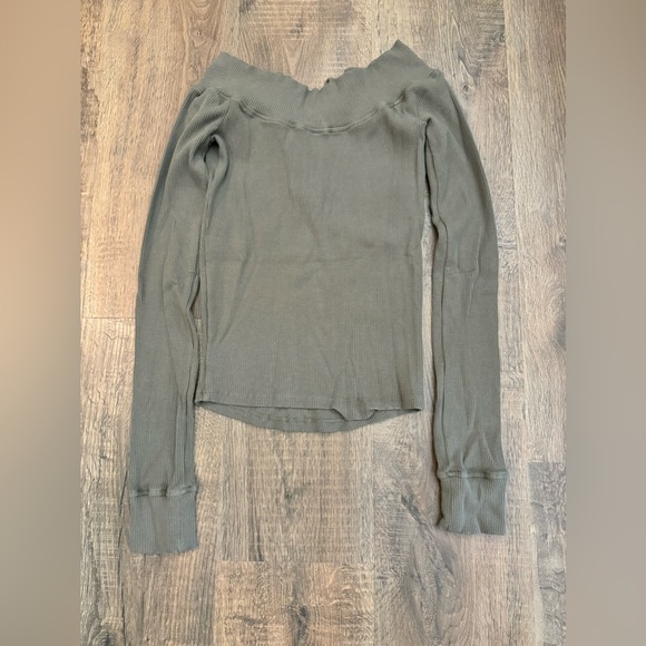 Free People - off the shoulder army green slim long sleeve - Picture 2 of 3